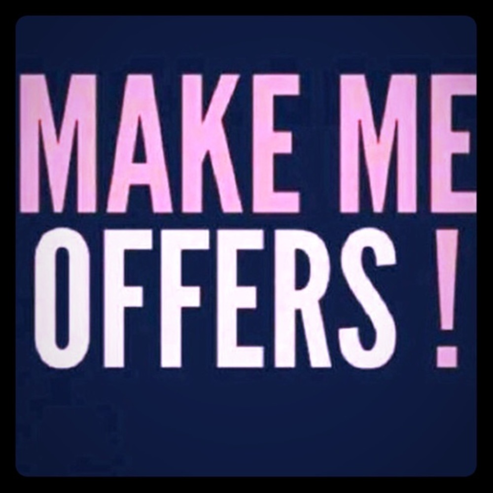 Meet your Posher, JEN 5⭐️⭐️⭐️RATED SELLER!!